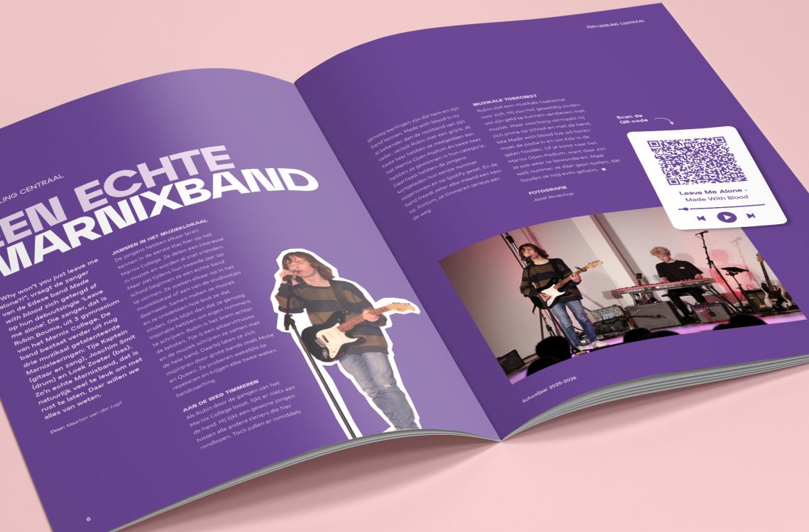 Mockup_A4_Brochure_2